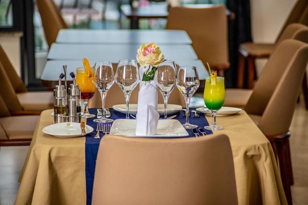 Souare Premium Hotel Conakry Exterior foto